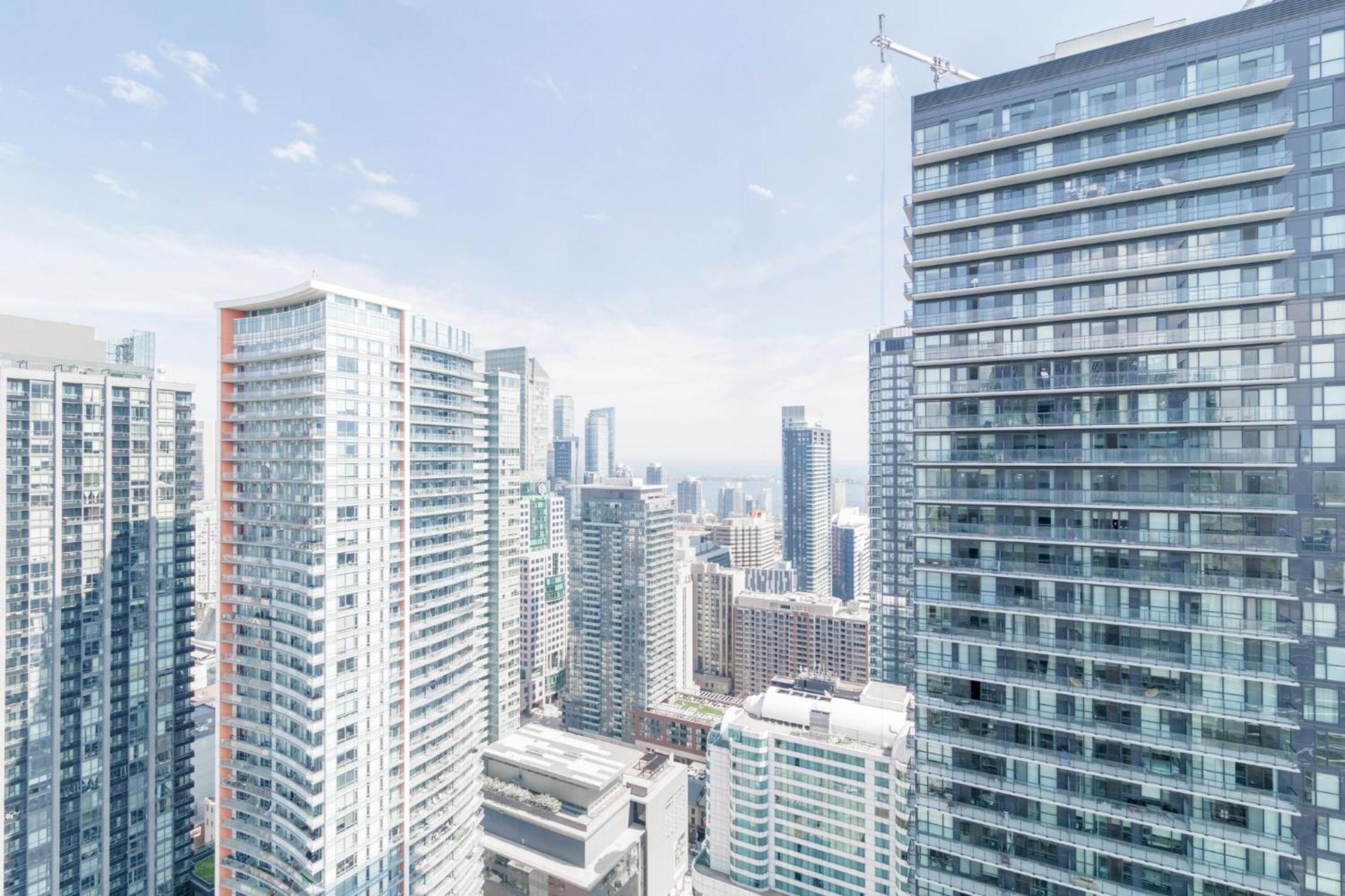 Premium Suite 39Th Fl - City View 토론토 외부 사진